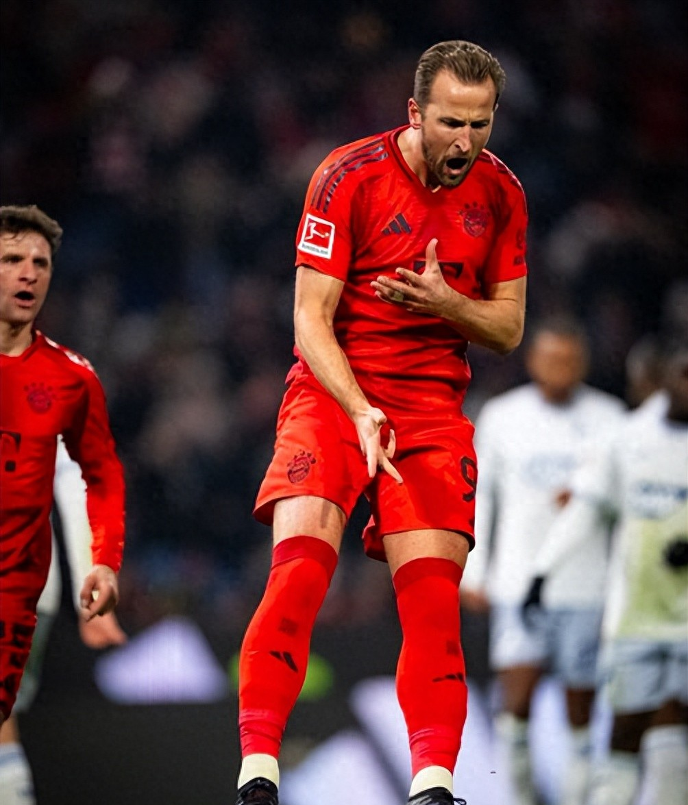 转会期拜仁慕尼黑备战国王杯；外线爆发细节曝光；底气十足；训练强度明显提升(拜仁慕尼黑新赛季球衣)