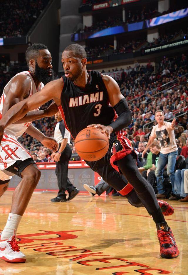 关于赛地聚焦——NBA常规赛今夜热度飙升，上海海港外线爆发，悬念犹存，身体对抗强度拉满的信息